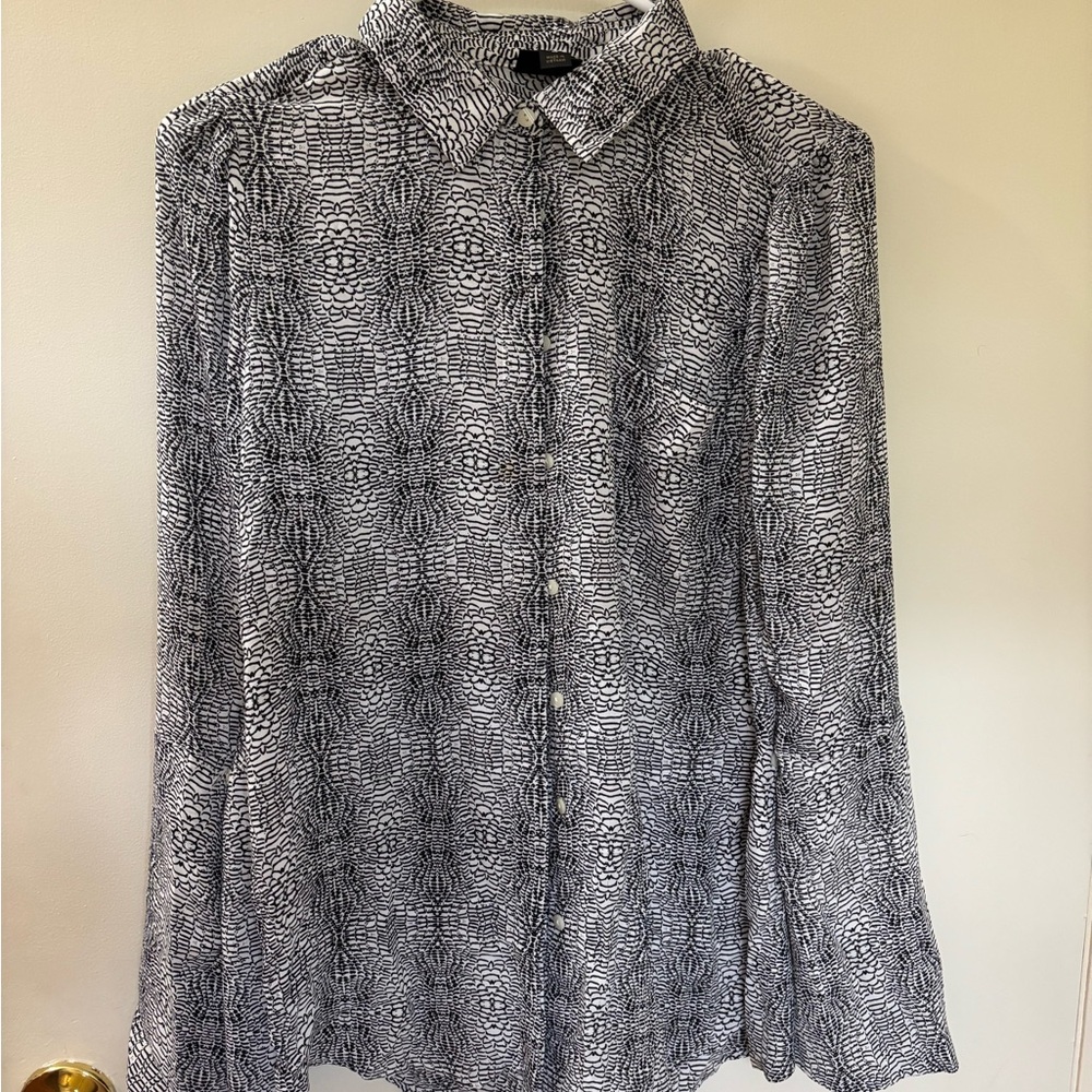 Worthington Black and White Blouse